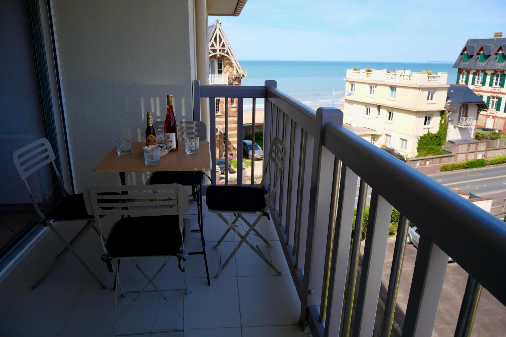 Appartement Vue Mer - 30 M De La Plage - 5 Minutes A Pied Du Centre Ville Et Du Casino ヴィレ・シュル・メール エクステリア 写真